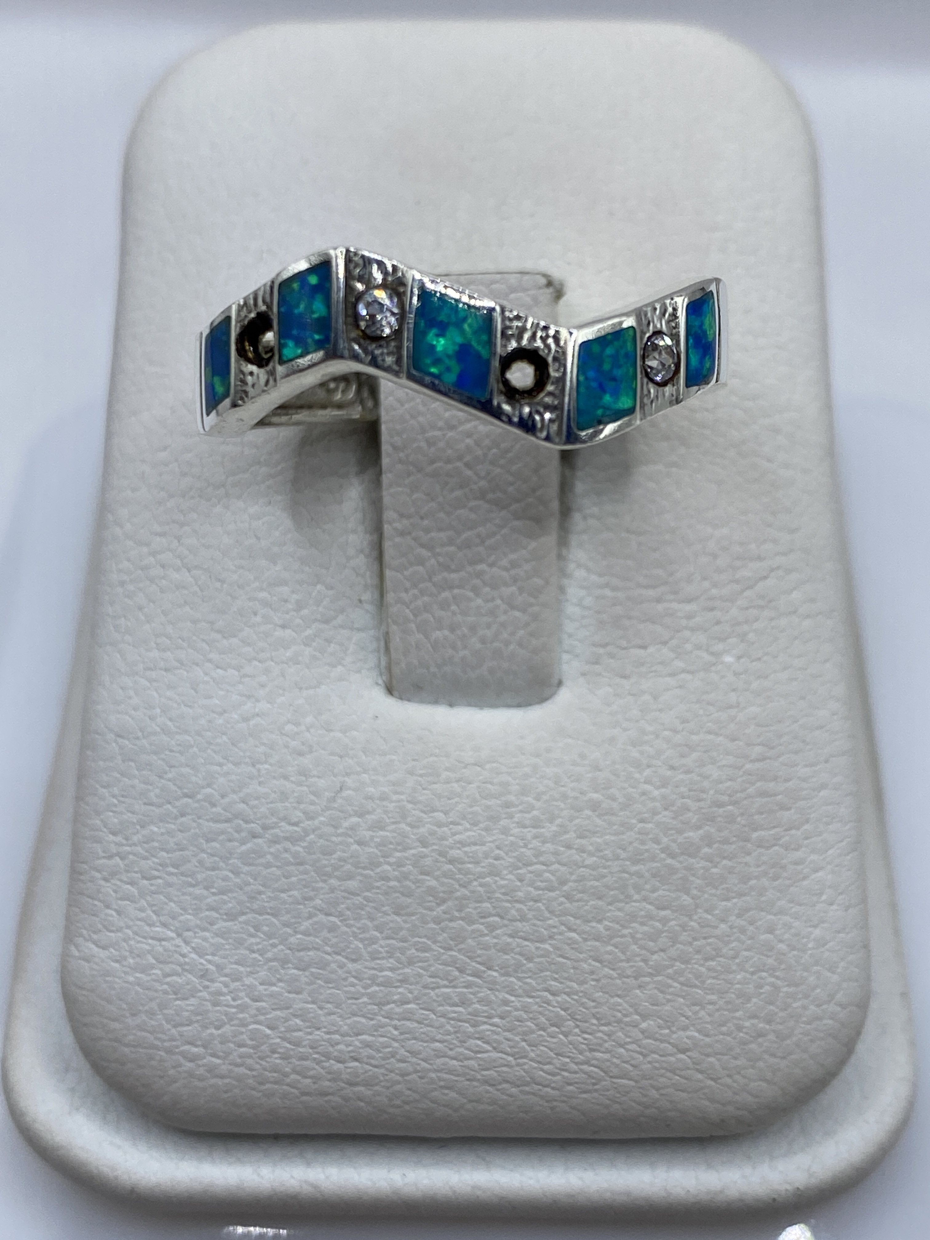 Anillo de Plata Ópalo Azul Geométrico — Minimalista Moderno