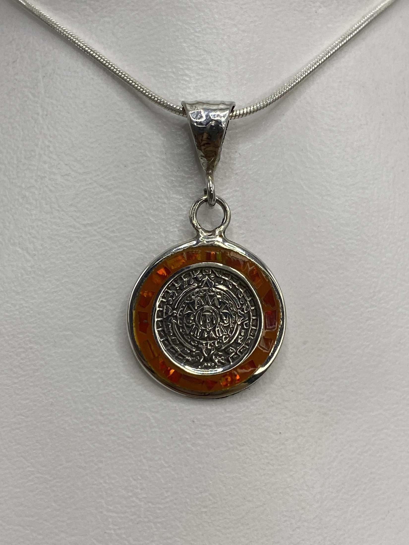Dije Plata Calendario Azteca con Ópalo de Fuego — Taxco 925