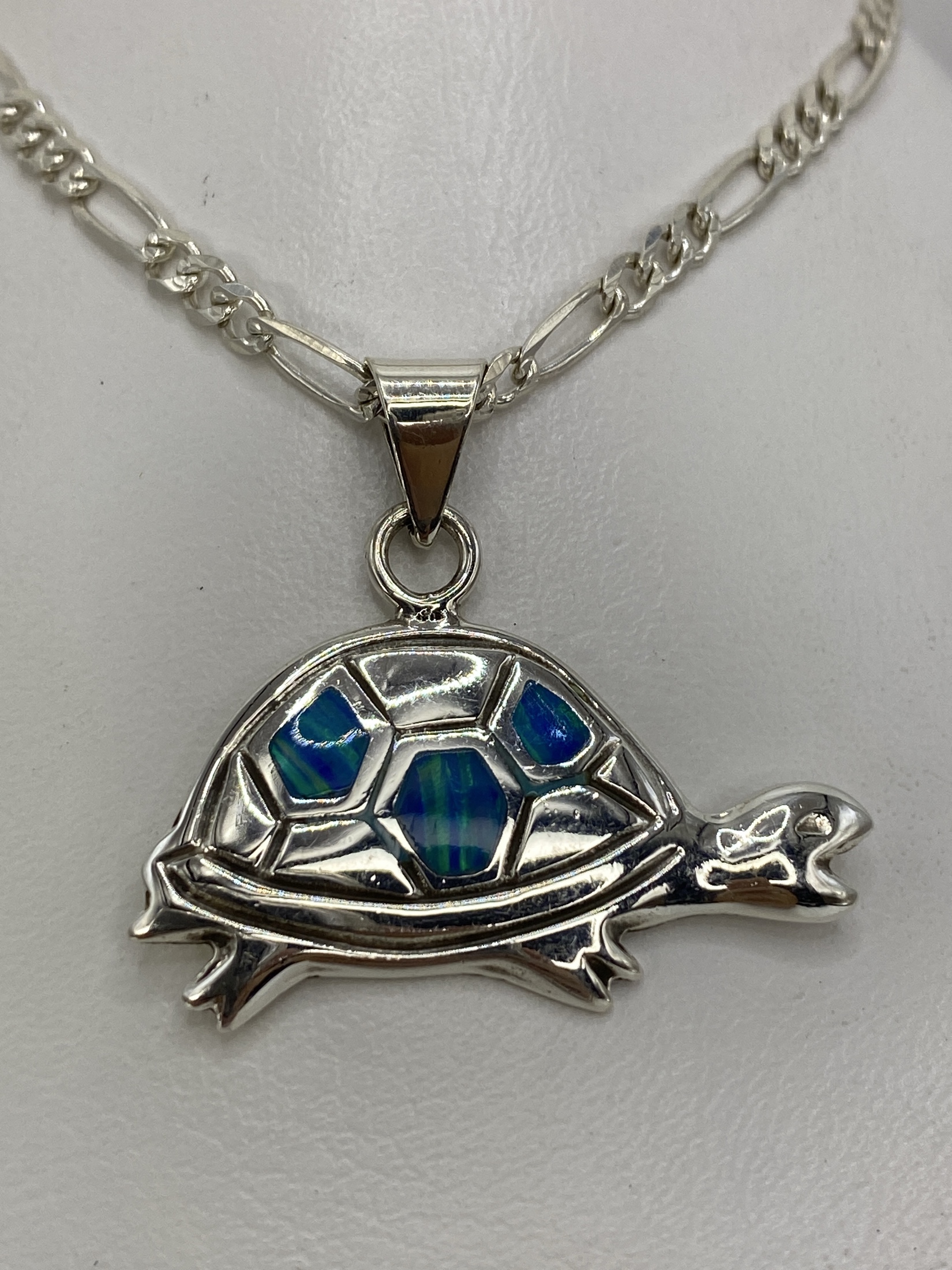Dije Tortuga Plata 925 con Ópalo de Fuego Azul