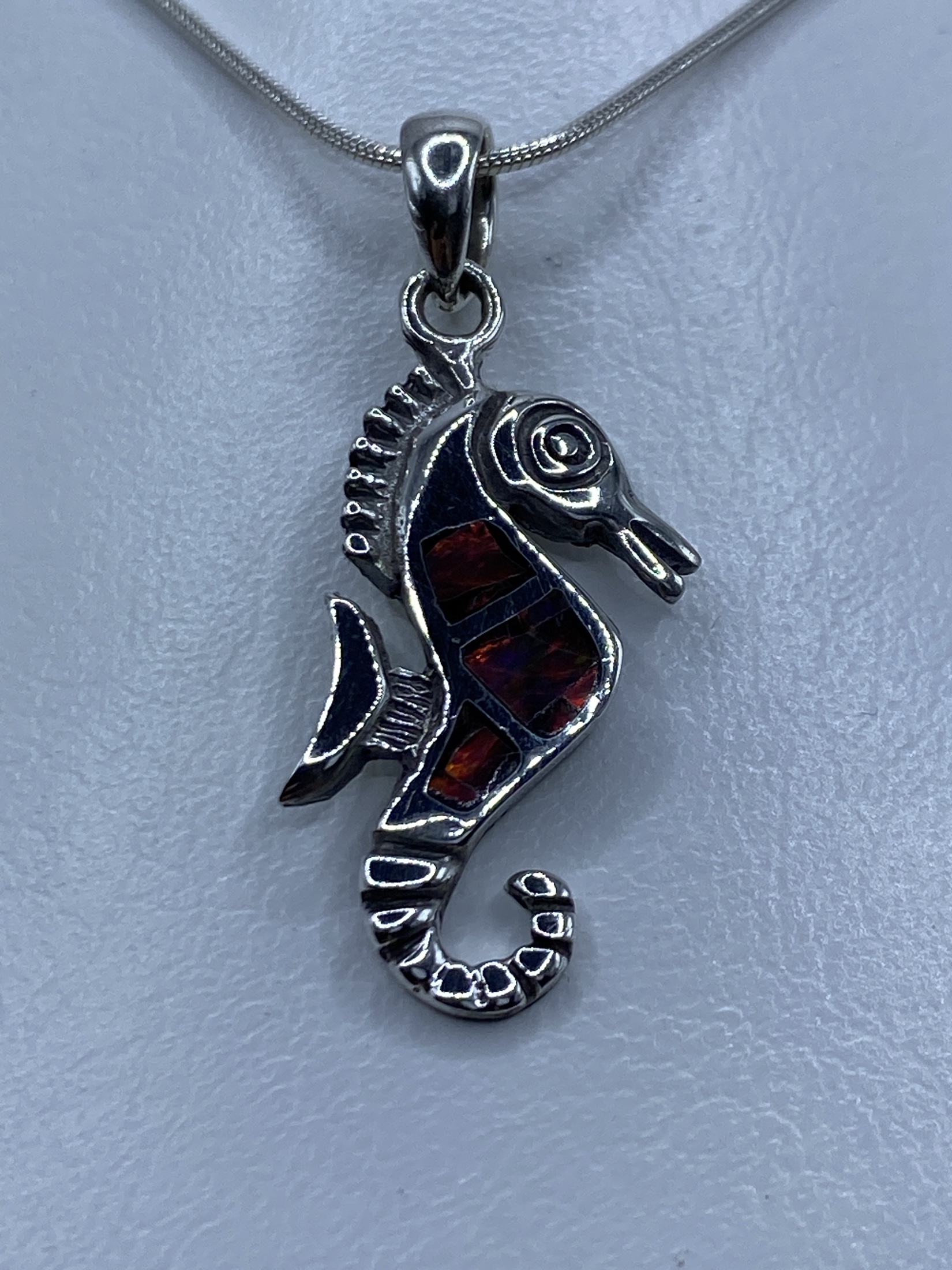 Dije Caballito de Mar Plata 950 Ópalo de Fuego — Taxco