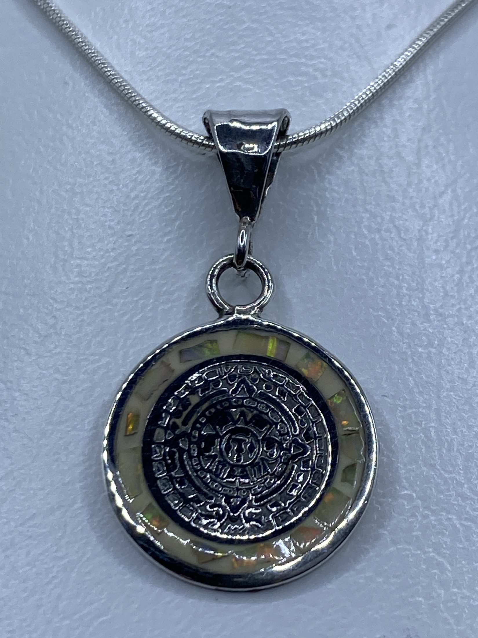 Dije Plata Calendario Azteca con Ópalo de Fuego — Taxco 925