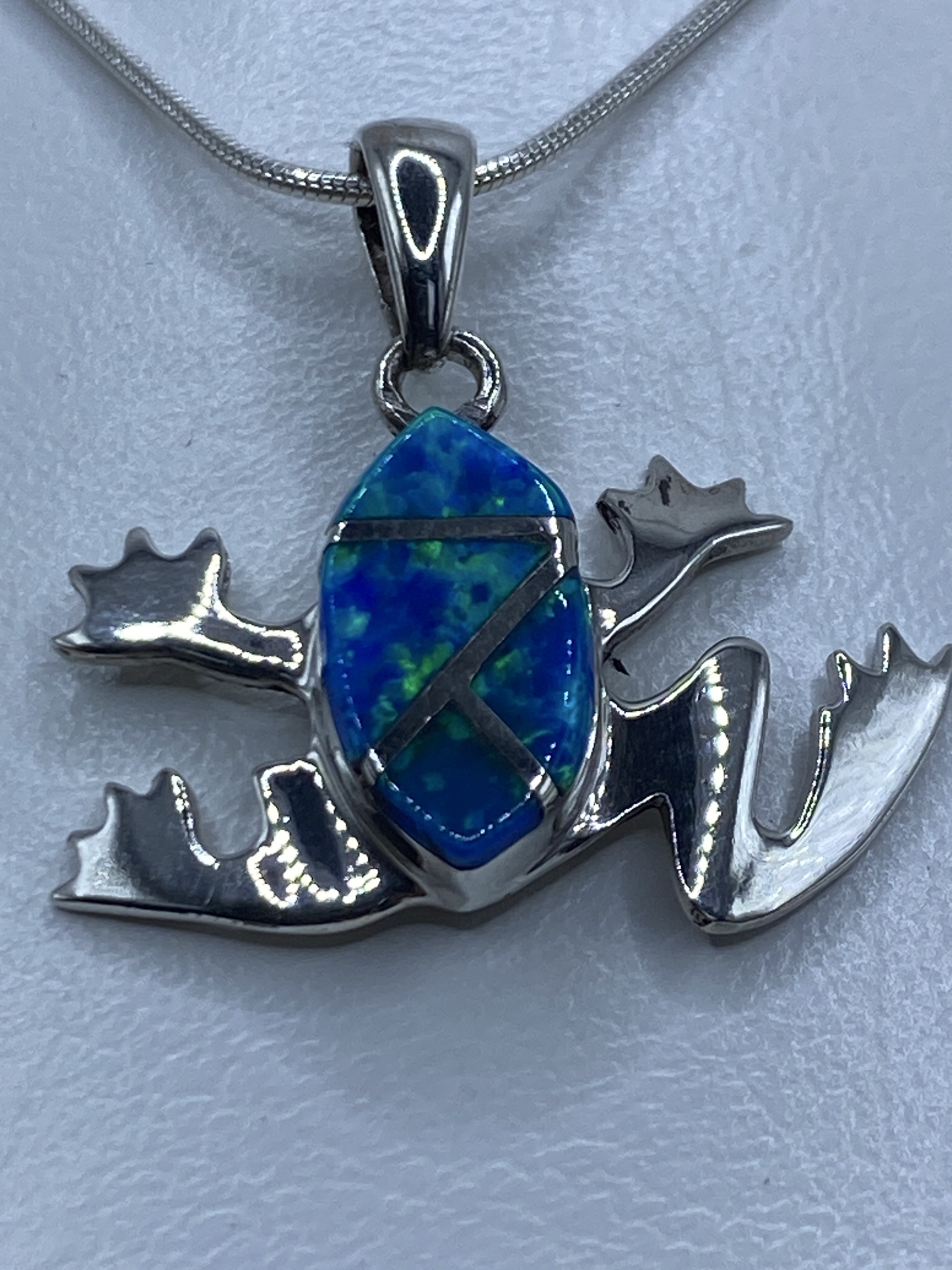 Dije Rana de Plata con Ópalo de Fuego Azul — Taxco 925
