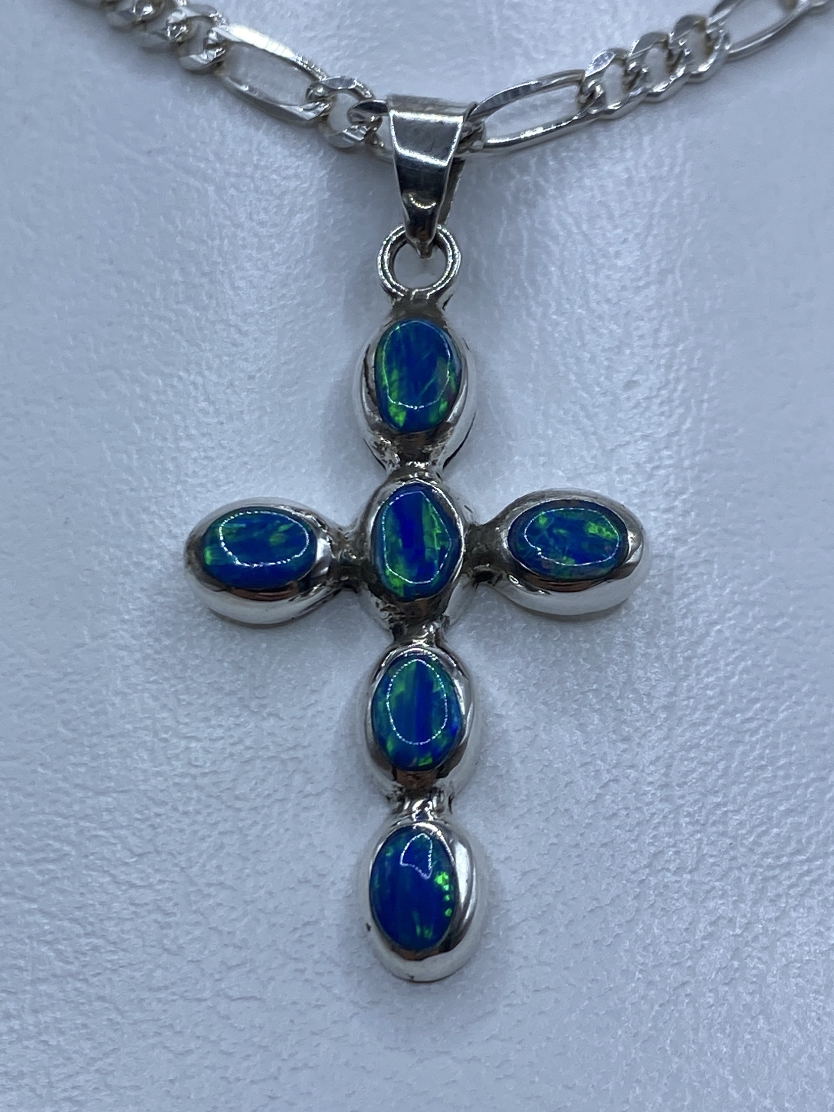 Dije Cruz de Plata con Ópalo de Fuego Azul — Taxco 950