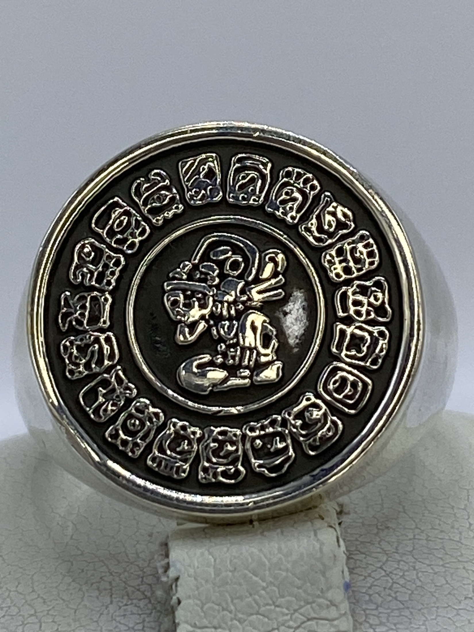 Anillo Calendario Azteca Repujado Plata 950 — Taxco