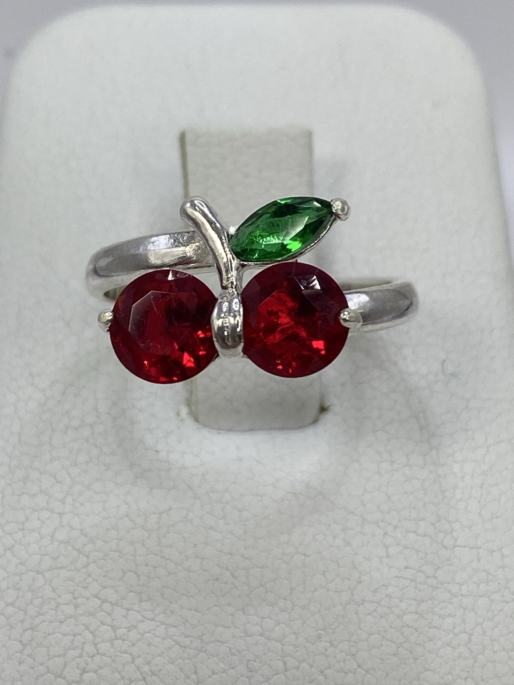 Anillo Cereza de Plata con Circonia Roja — Taxco 925