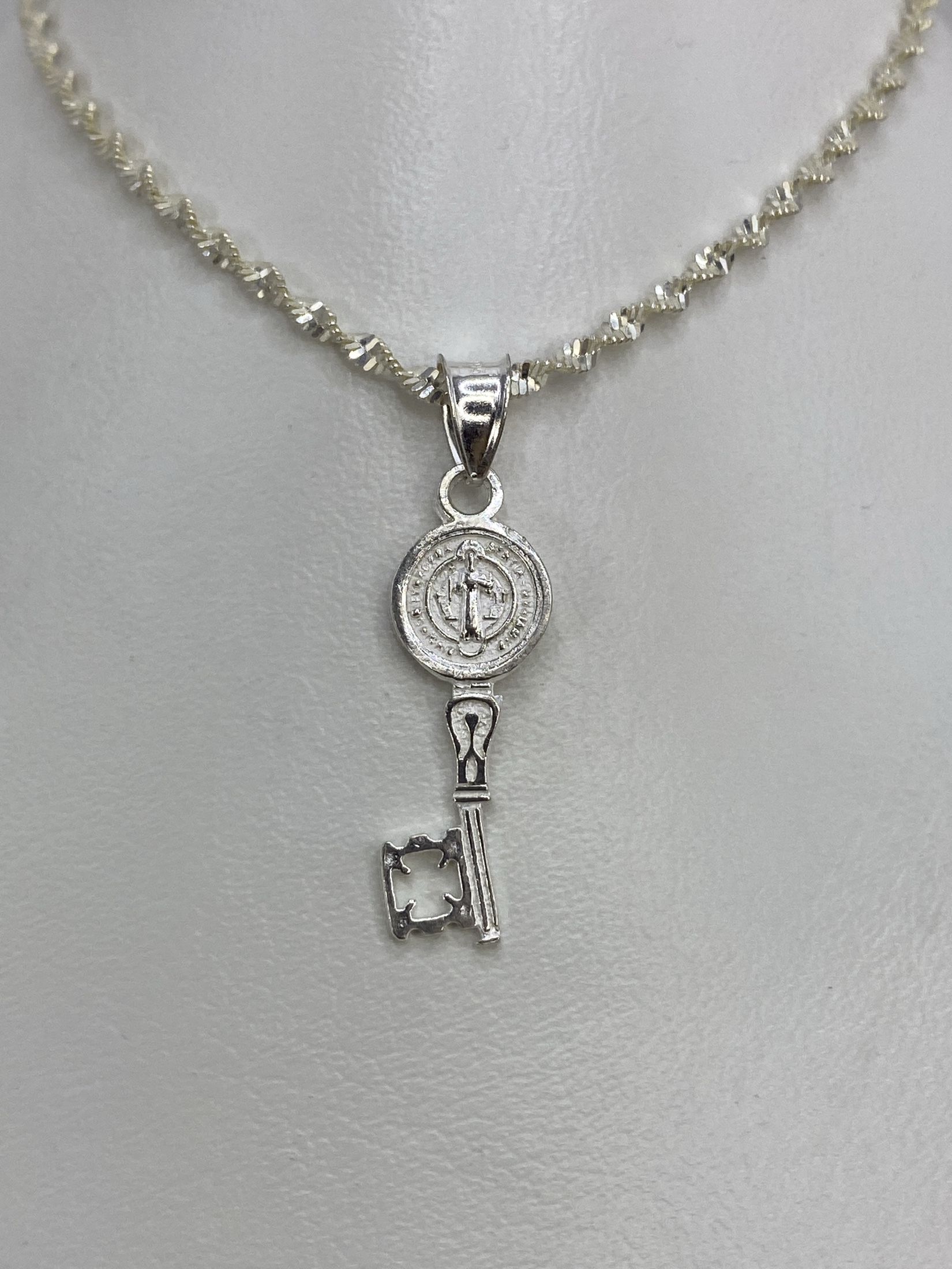 Dije Medal de San Benito de Plata 925 — Taxco