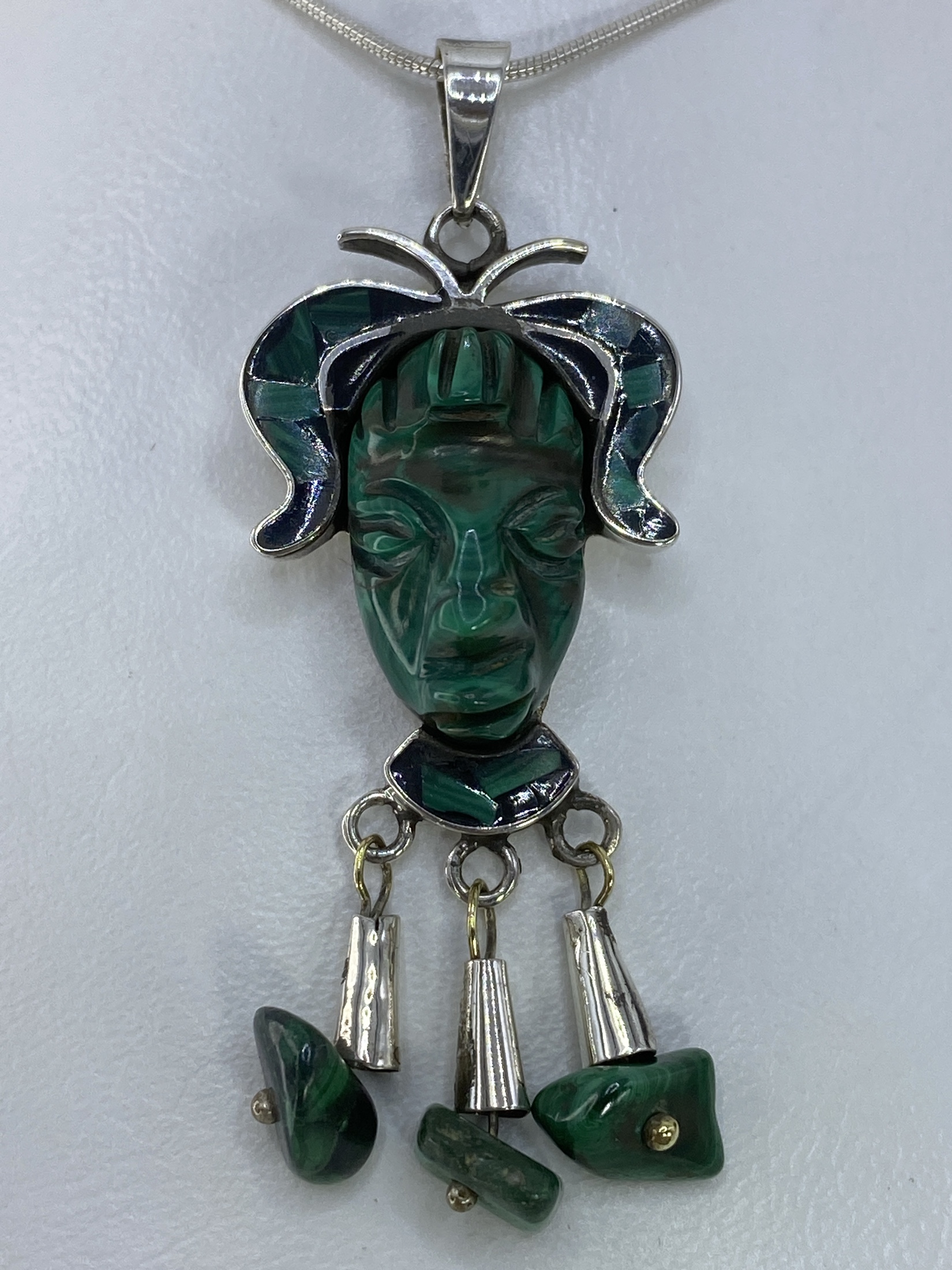 Dije Rostro Prehispánico Plata 925 Malaquita Verde