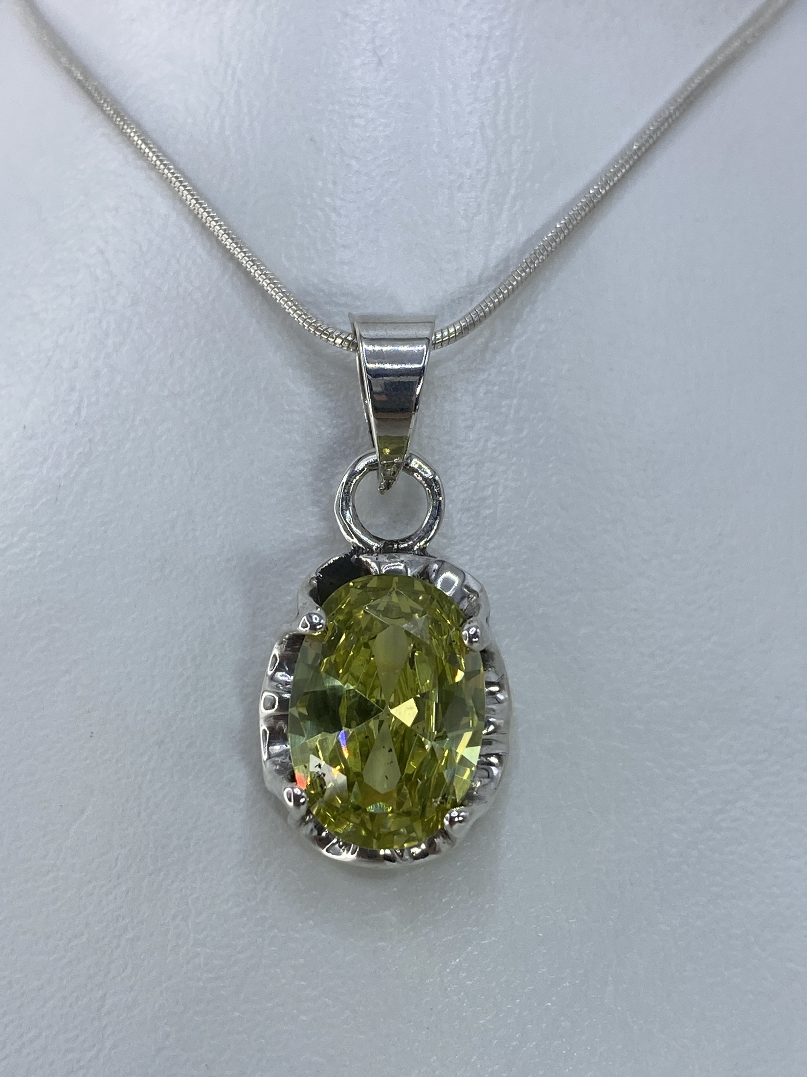 Dije de Plata Circonia Verde Olivo — Taxco 925