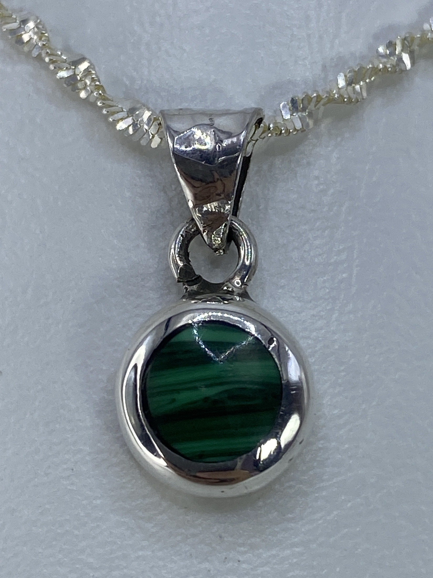 Dije de Plata con Piedra Verde — Engaste a Mano | Taxco 925