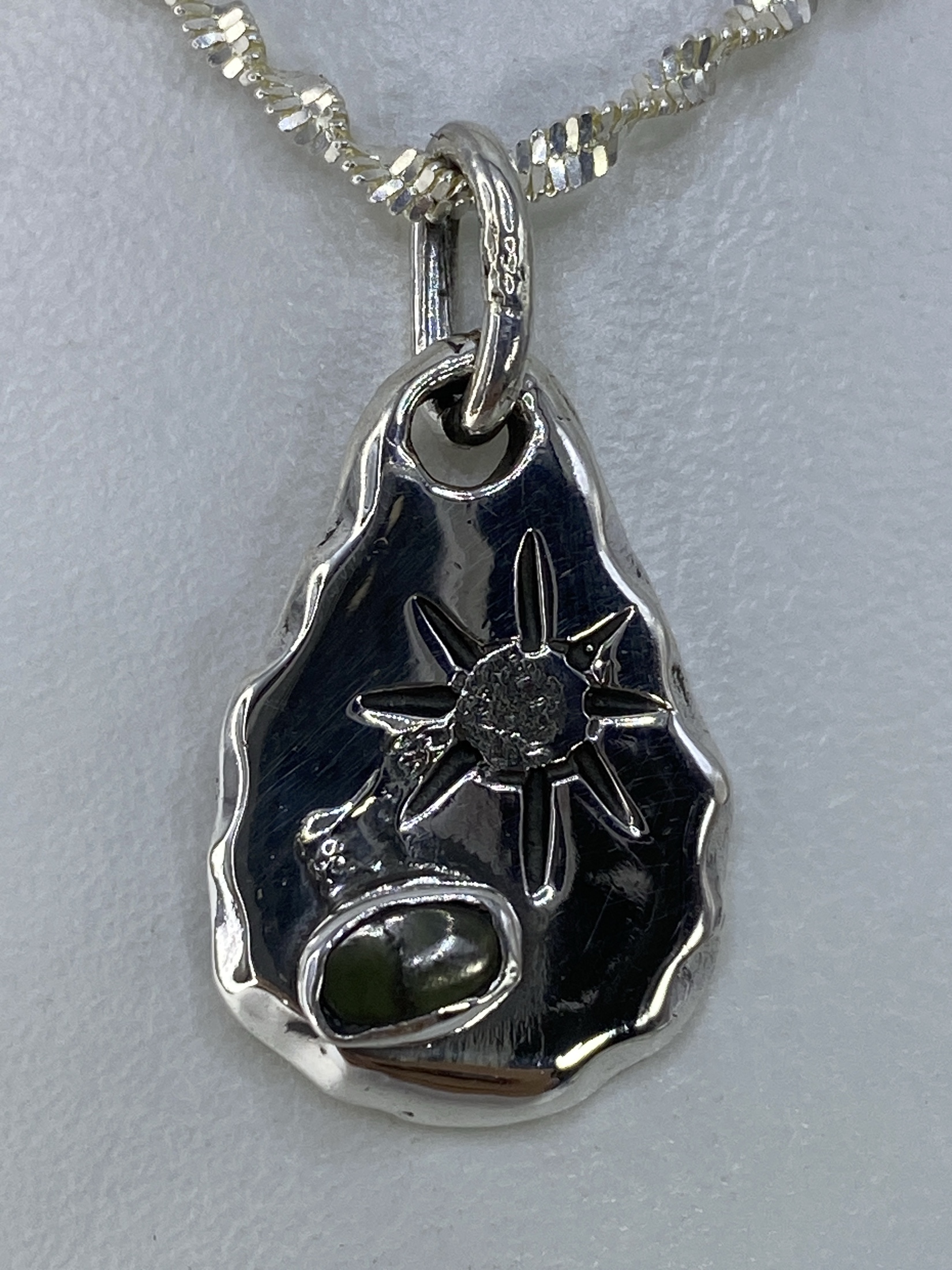 Dije de Plata Gota con Piedra Verde — Taxco 925