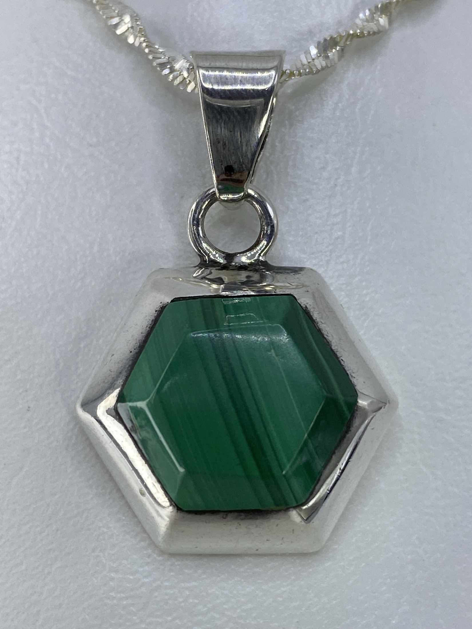 Dije de Plata 925 con Piedra Verde Engastada — Taxco