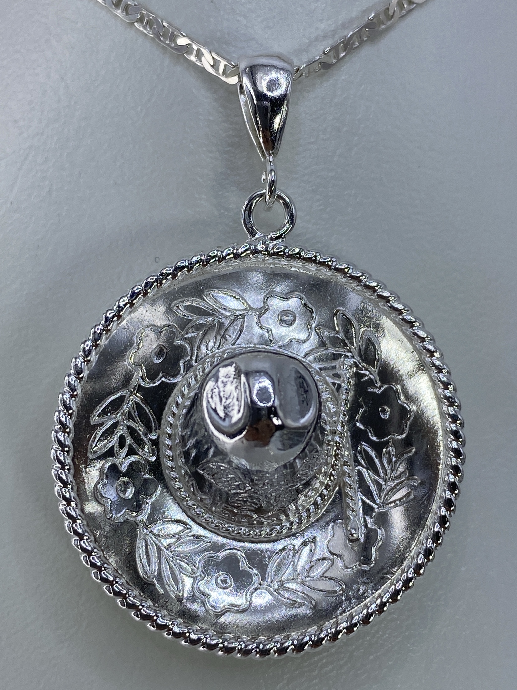Dije Plata Repujado Floral — Taxco 925