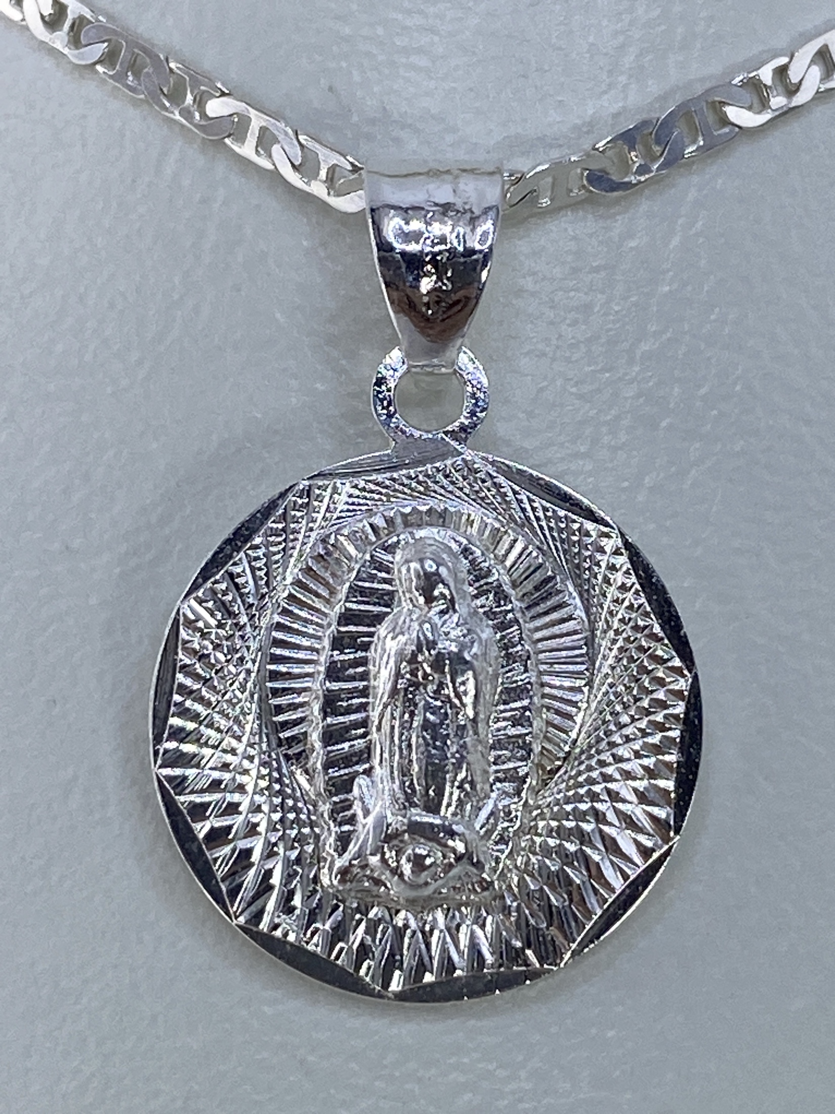 Dije Virgen de Guadalupe Plata 925 — Repujado Taxco
