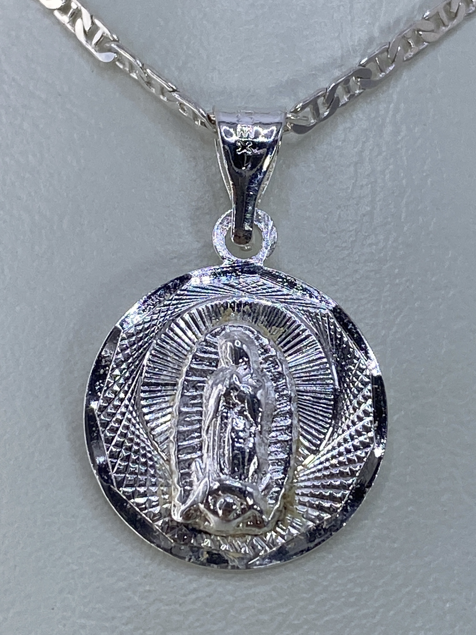 Dije Virgen de Guadalupe Plata Repujada 925 — Taxco