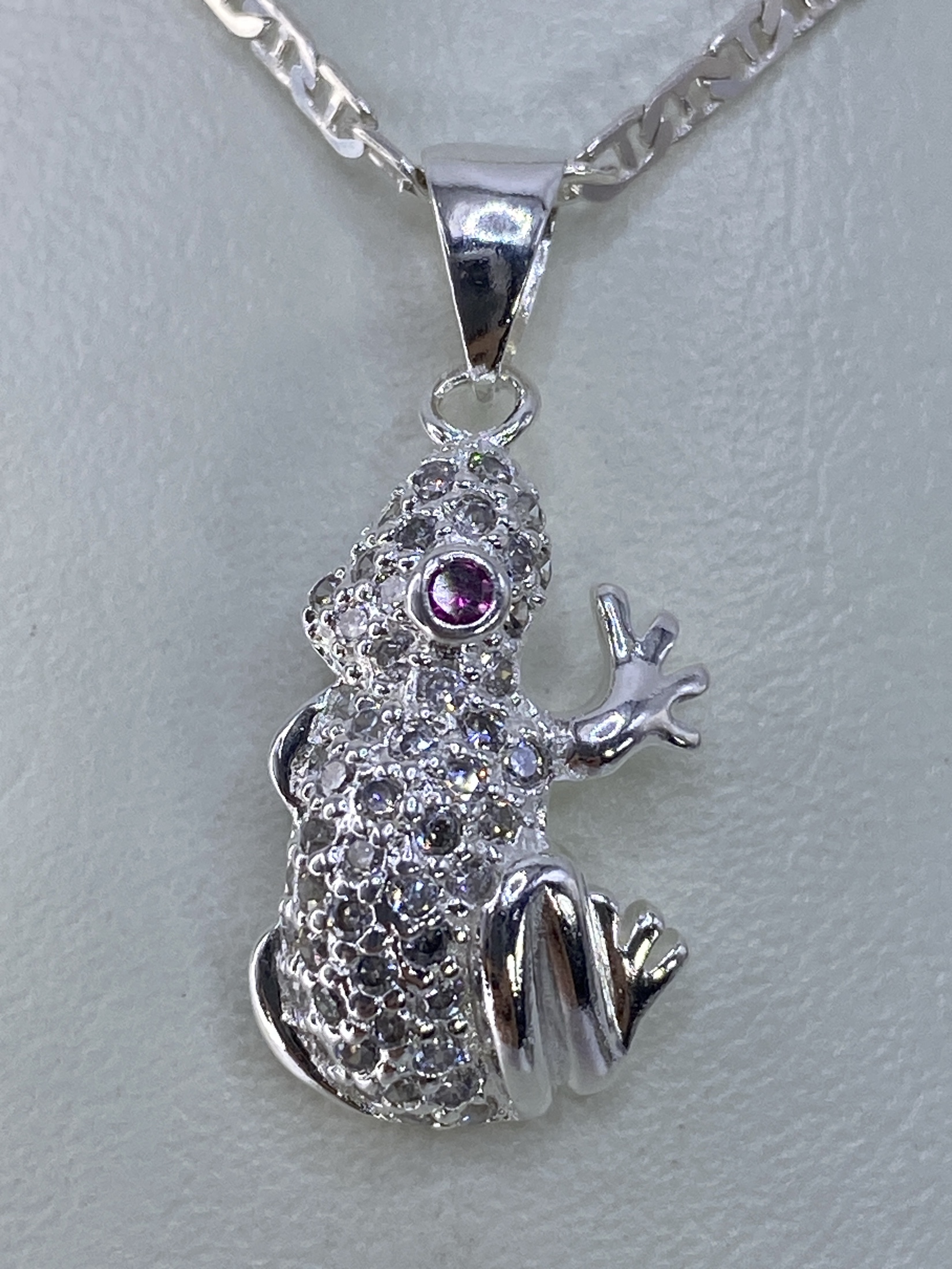 Dije de Sapo Plata 925 Micro-Circonia — Taxco