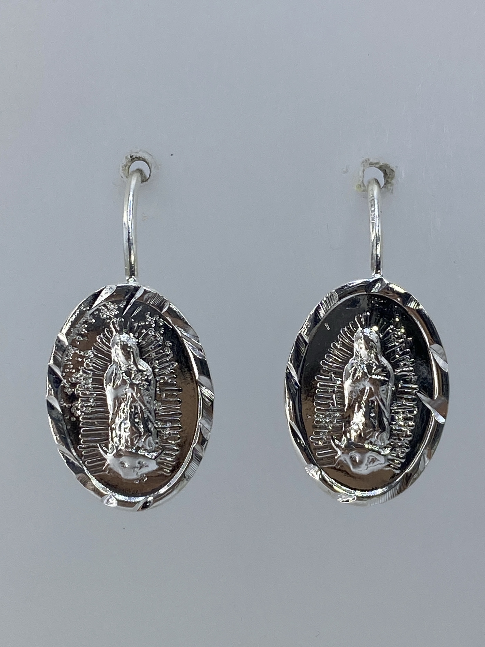 Aretes de Plata Repujados Guadalupe — Taxco 925