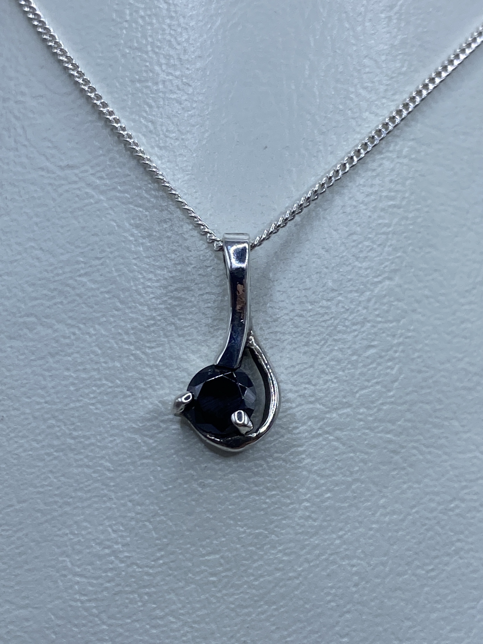 Dije de Plata con Circonia Negra — Taxco 925